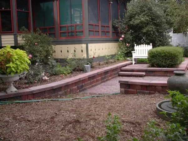 Double Shredded Hardwood Mulch - Image 4
